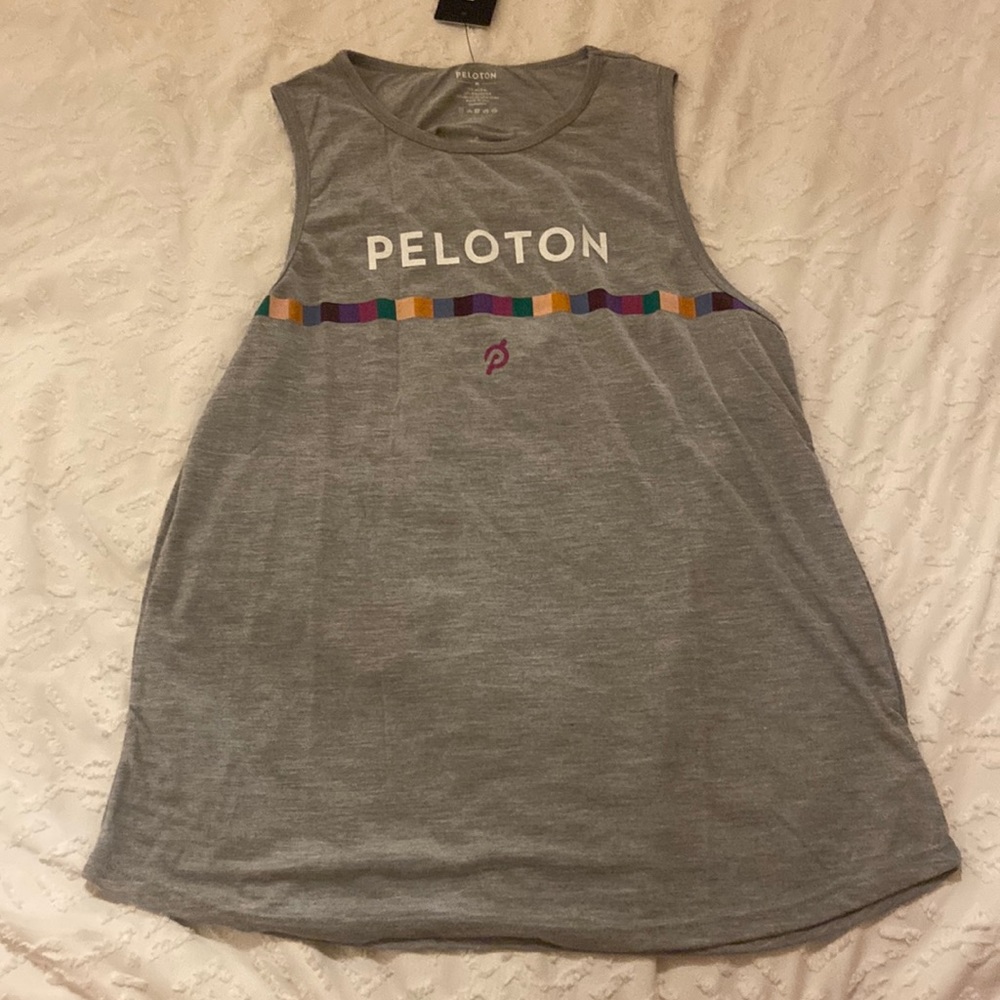 PELOTON
Back At It Slash Tank - Size M